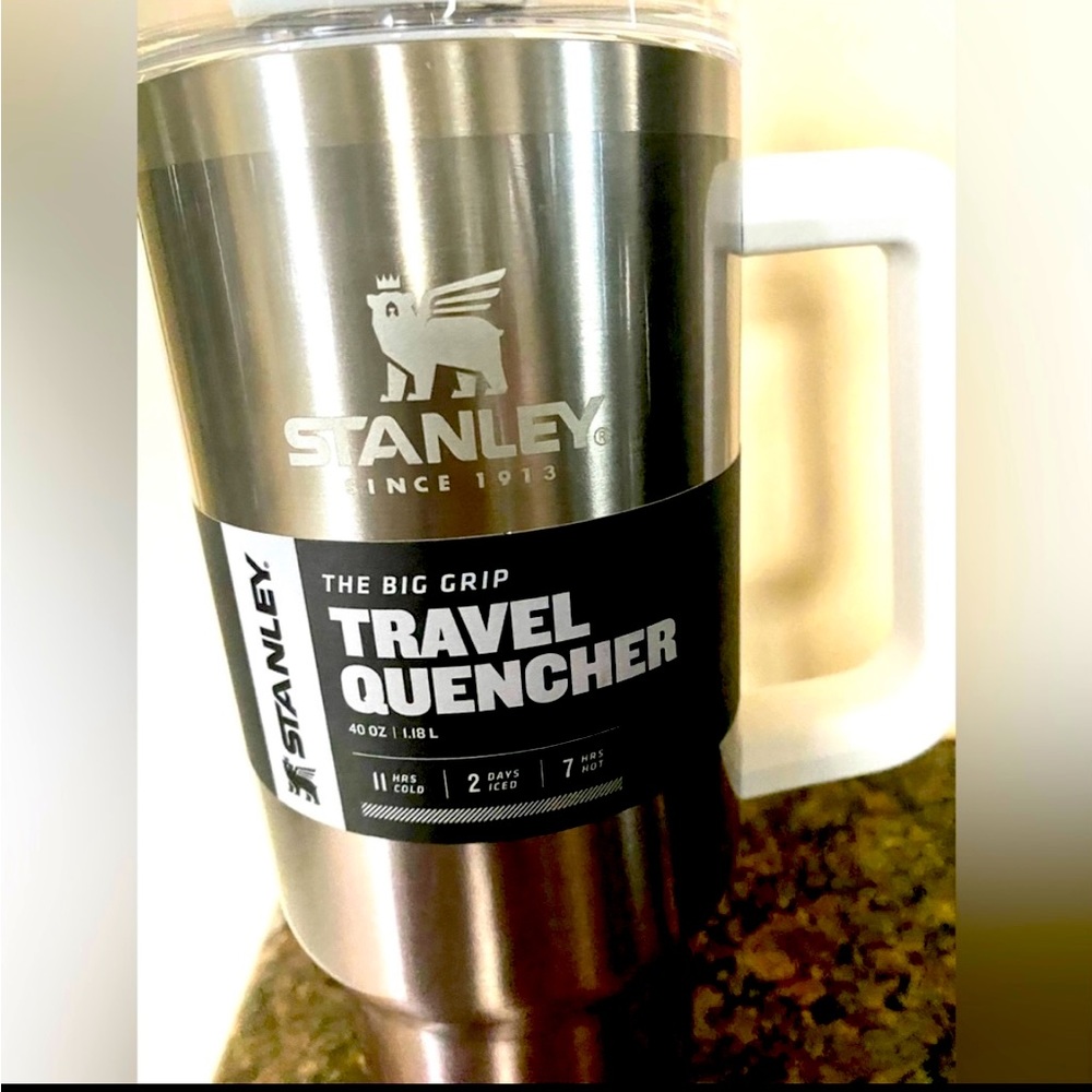 Stanley 40 oz Travel Quencher Tumbler